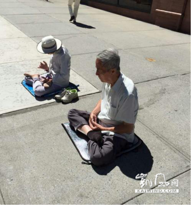 法轮功“二号人物”枯坐纽约街头