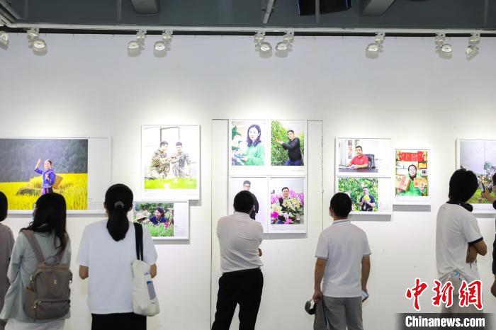 广东百名新农人影像展揭幕:“90后”高学历人才成返乡创业主力军
