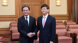 孟建柱会见泰国大理院院长维拉蓬·汤苏万