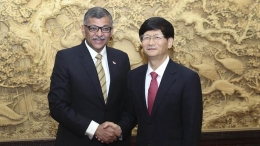 孟建柱会见新加坡首席大法官梅达顺