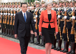 李克强同英国首相举行中英总理年度会晤