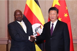 习近平会见乌干达总统穆塞韦尼