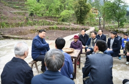 习近平在重庆考察并主持召开座谈会