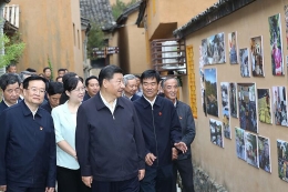 习近平考察新县田铺乡田铺大塆