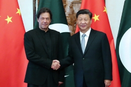习近平会见巴基斯坦总理伊姆兰·汗