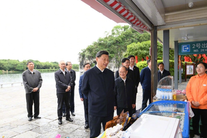 习近平：一定要呵护好桂林山水