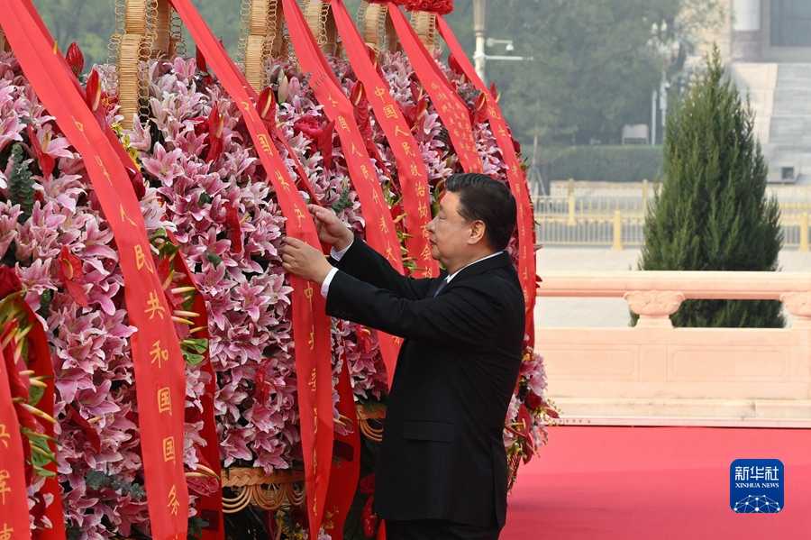 习近平等党和国家领导人出席烈士纪念日向人民英雄敬献花篮仪式