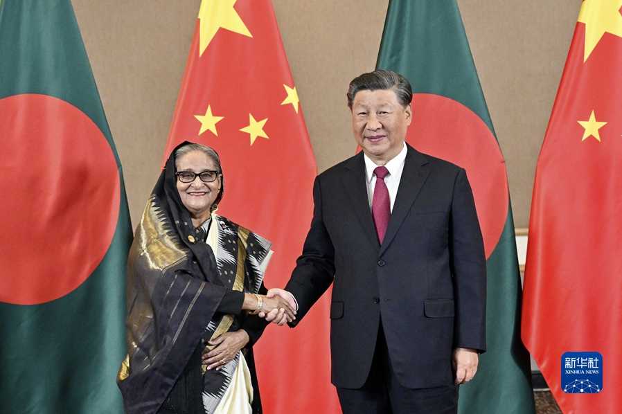 习近平会见孟加拉国总理哈西娜