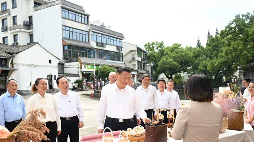 习近平在浙江金华市考察调研